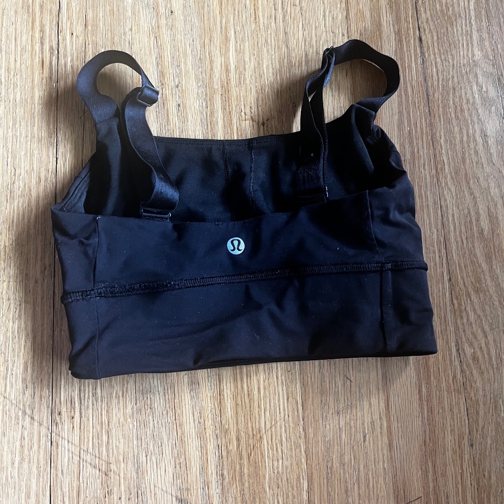Lululemon sports bra